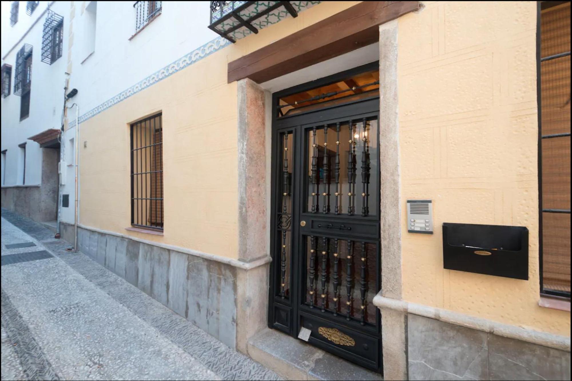 Apartamentos Centro Historico A Los Pies De La Alhambra Granada Dış mekan fotoğraf